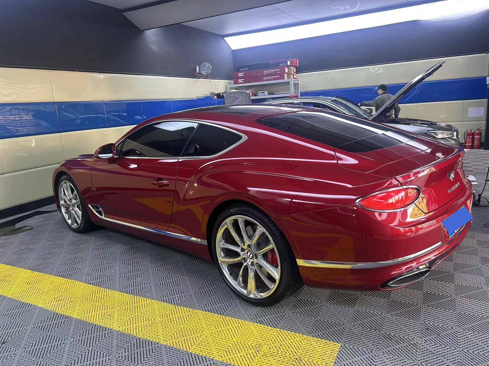 宾利欧陆GT W12，强有劲的性能搭配祥龙红外观好双拼内饰-第2张图片-欧陆平台